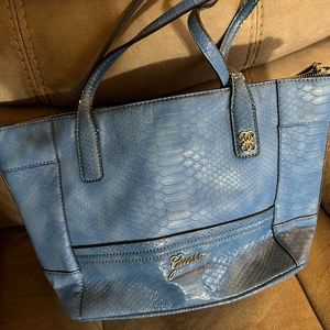 Guess shoulder tote